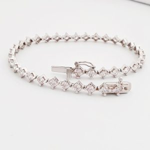 Yan bracelet