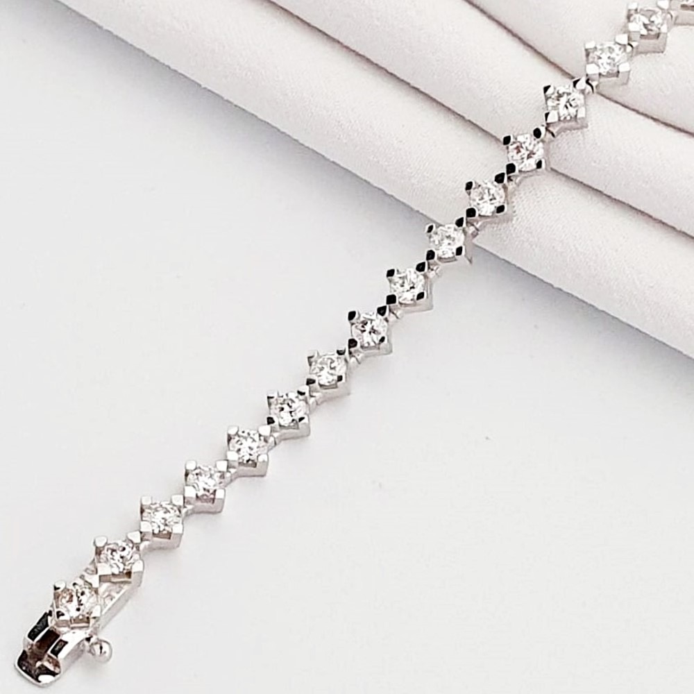 Yan bracelet
